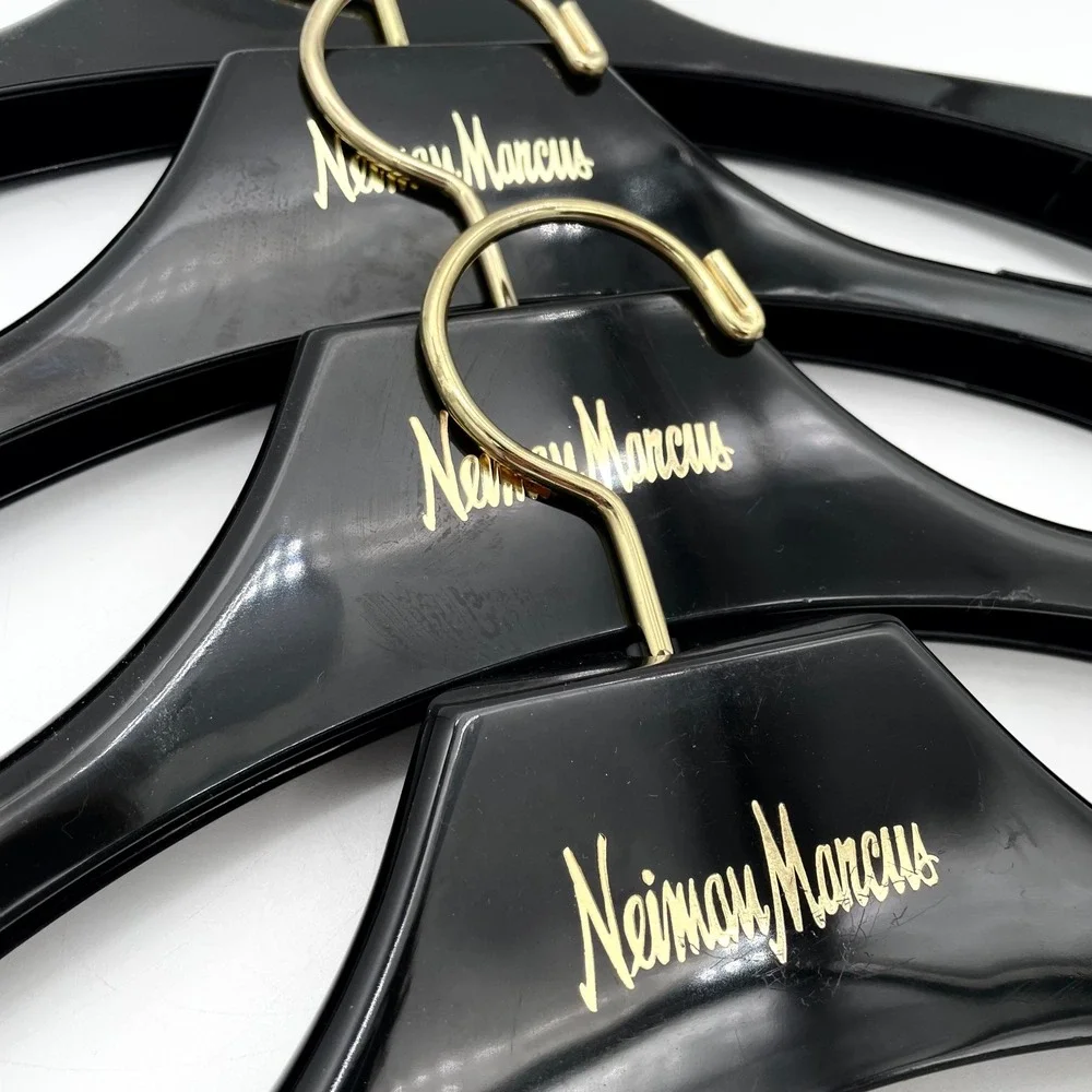 Neiman Marcus Coat Hangers Acrylic Unisex OS Black Good Bundle Set of 4 Gold